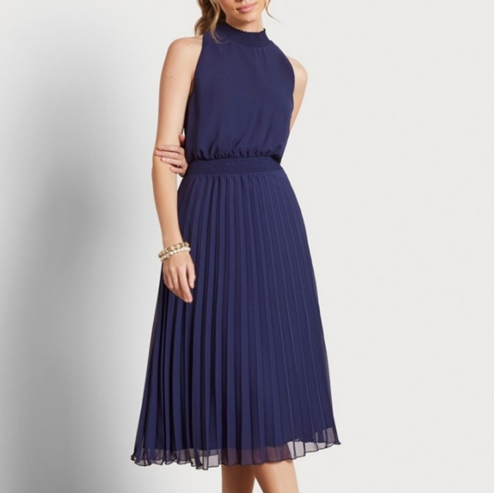 NEW- Sam Edelman Smocked Plissé Midi Dress Blue Size 14 - Picture 2 of 8